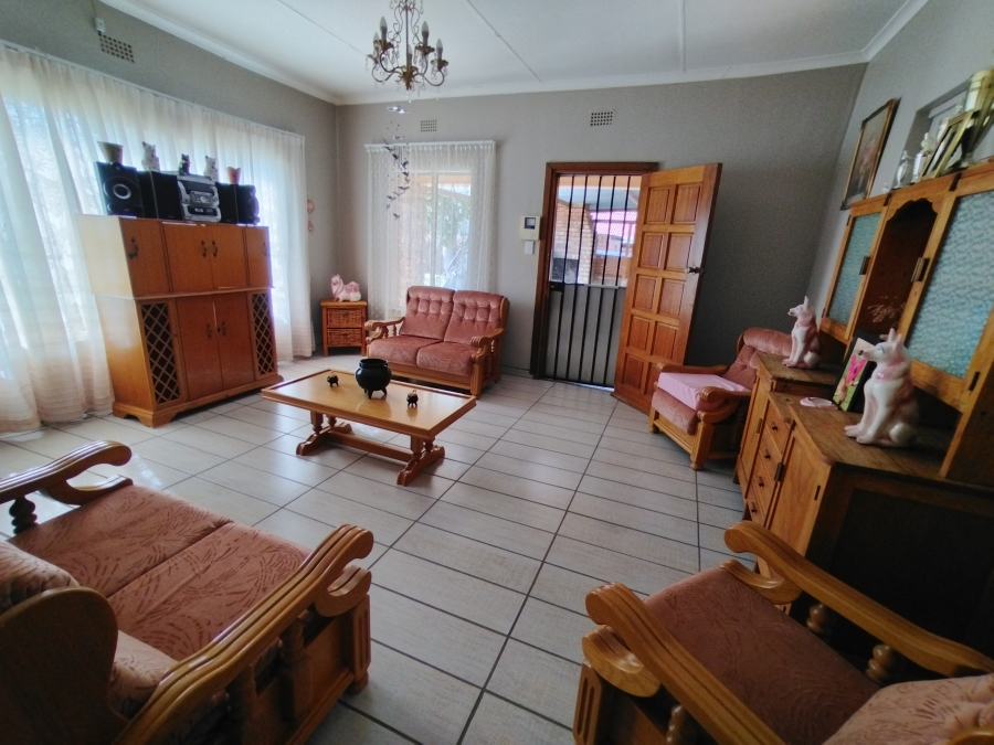 4 Bedroom Property for Sale in Jan Kempdorp Northern Cape
